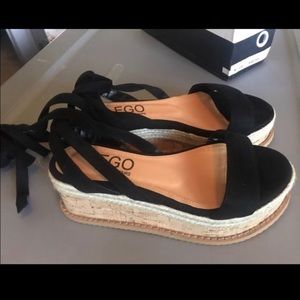 NEW 🖤Platform espadrille sandals🖤 Super cute!